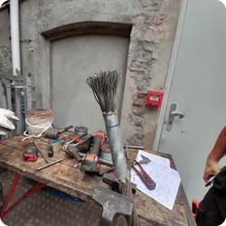 Culot du funiculaire après démontage et avant rénovation