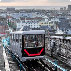 Funiculaire en descente vers la station basse